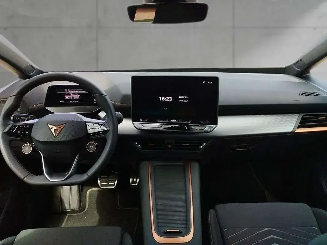Usado Cupra Born e-Boost 169 kW (231 CV) 2025 Gris Utilitario