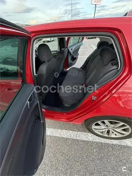 Usado VW Golf VII Advance 150 CV (110 kW) 2020 Rojo Familiar