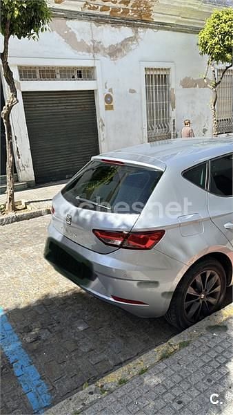 Begagnad Seat Leon Style 130 HK (95 kW) 2019 Grå Sedan