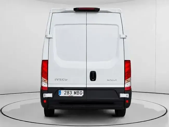 Usado Iveco Daily 156 CV (114 kW) 2022 Blanco Berlina