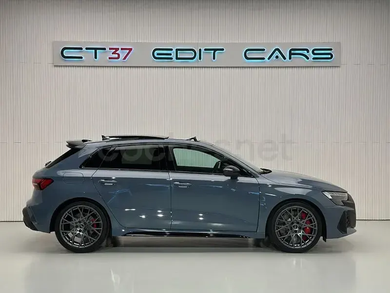 Nuevo Audi RS3 400 CV (294 kW) 2026 Gris / plata Berlina