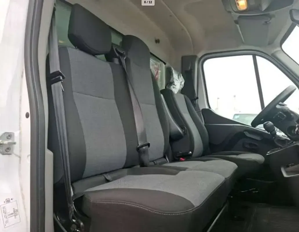 Usado Renault Master 145 CV (106 kW) 2024 Blanco Monovolumen