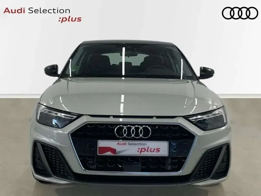 Usado Audi A1 Sportback 116 CV (85 kW) 2025 Gris Utilitario