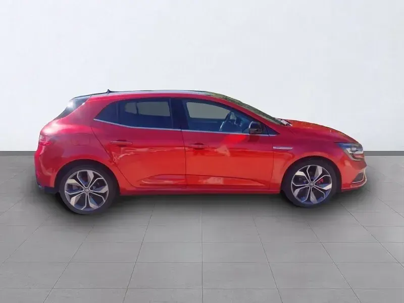 Usado Renault Mégane Bose Edition 130 CV (95 kW) 2016 Rojo Berlina