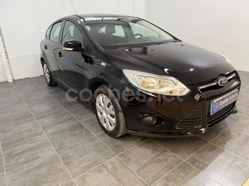 Usado Ford Focus Trend 125 CV (91 kW) 2012 Negro Berlina