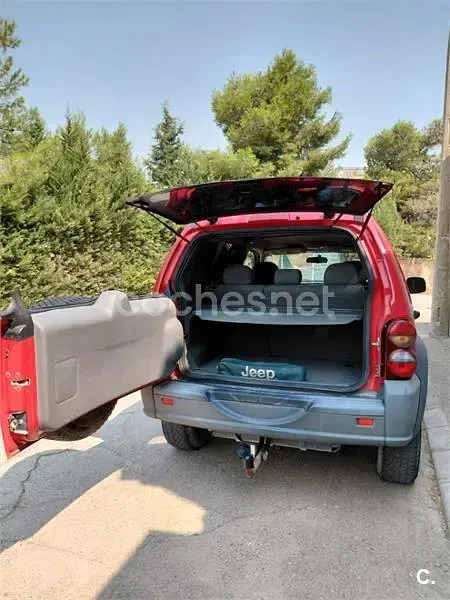 Usado Jeep Cherokee Sport 163 CV (119 kW) 2006 Rojo SUV