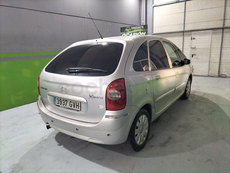 Usado Citroën Xsara Picasso 92 CV (67 kW) 2010 Gris / plata Monovolumen