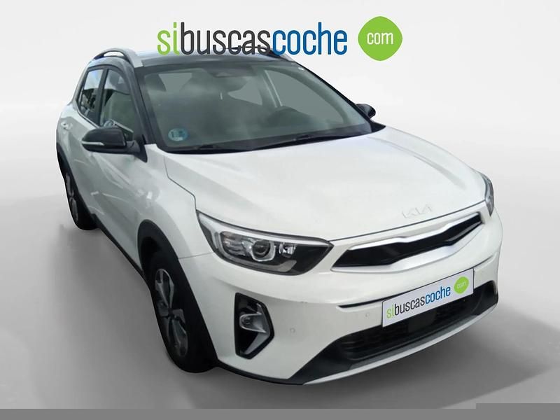 Usado Kia Stonic 120 CV (88 kW) 2022 Blanco SUV