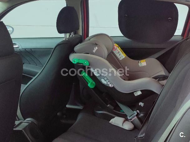 Usado Alfa Romeo 147 Distinctive 120 CV (88 kW) 2004 Rojo Utilitario