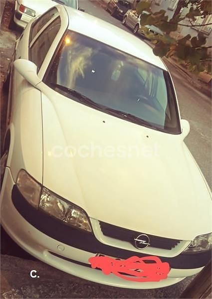 Blanco Usado 1998 Opel Vectra Berlina | 1600 € (Buen precio) - Imagen 1/4