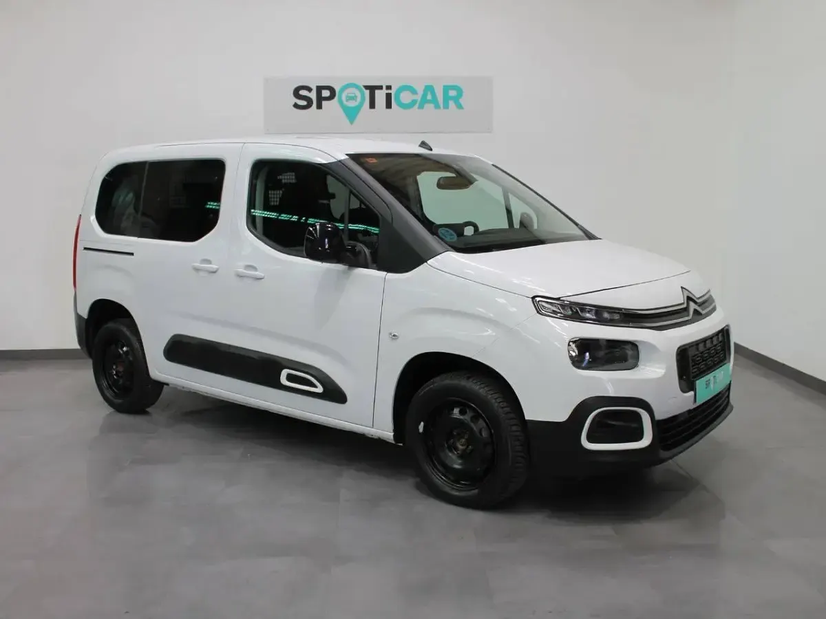 Usado Citroën Berlingo Business Class 102 CV (75 kW) 2023 Blanco Monovolumen