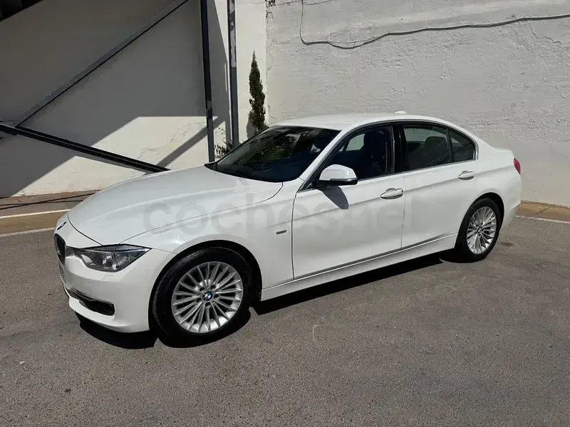 Usado BMW 318 Luxury Line 143 CV (105 kW) 2012 Blanco Berlina