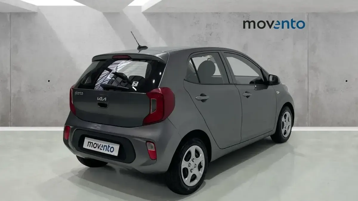 Usado Kia Picanto 67 CV (49 kW) 2023 Gris Utilitario