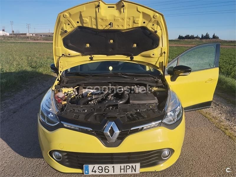 Usado Renault Clio IV Expression 90 CV (66 kW) 2013 Amarillo Berlina