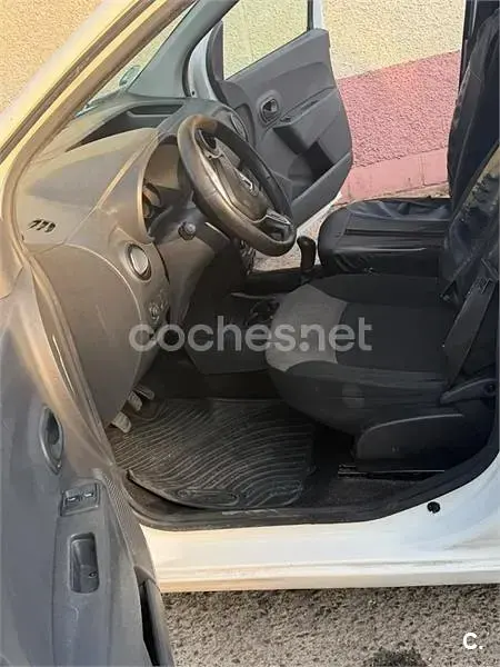 Usado Dacia Dokker Essentiel 102 CV (75 kW) 2018 Blanco Monovolumen