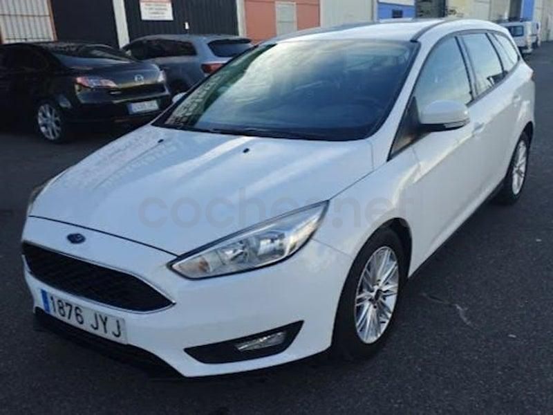Usado Ford Focus Trend 95 CV (69 kW) 2017 Blanco Familiar
