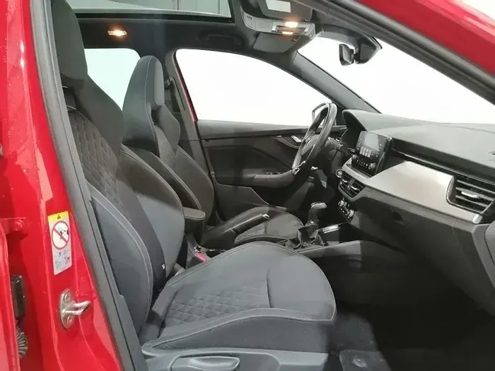 Usado Skoda Kamiq Sport 150 CV (110 kW) 2022 Rojo SUV