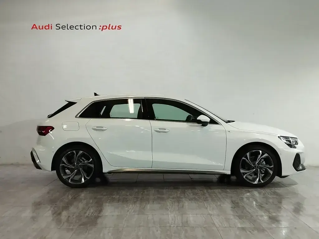Usado Audi A3 S-Line 116 CV (85 kW) 2025 Blanco Berlina
