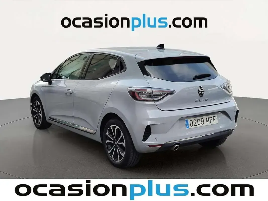Usado Renault Clio Techno 91 CV (66 kW) 2024 Gris Utilitario