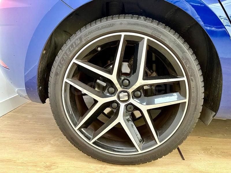 Usado Seat Leon FR 150 CV (110 kW) 2020 Azul Berlina