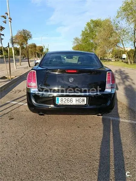 Usado Lancia Thema Platinum 190 CV (139 kW) 2011 Negro Berlina