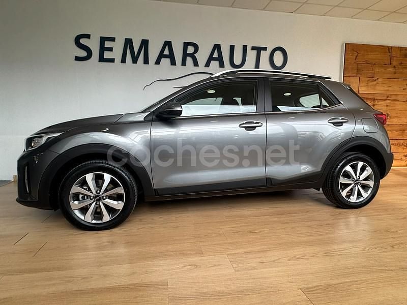 Gris / plata Usado 2023 Kia Stonic SUV | 19.690 € (Precio justo) - Imagen 1/4