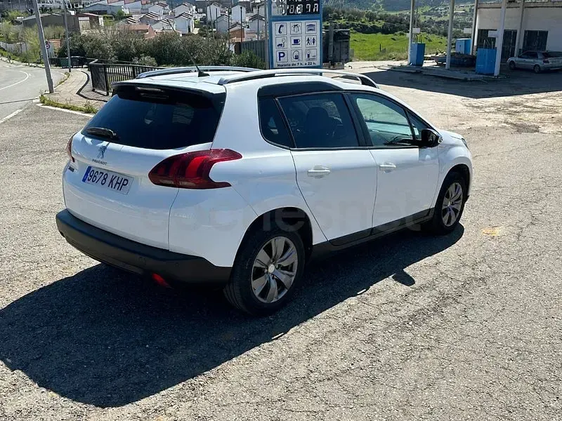 Usado Peugeot 2008 Style 100 CV (73 kW) 2018 Blanco SUV