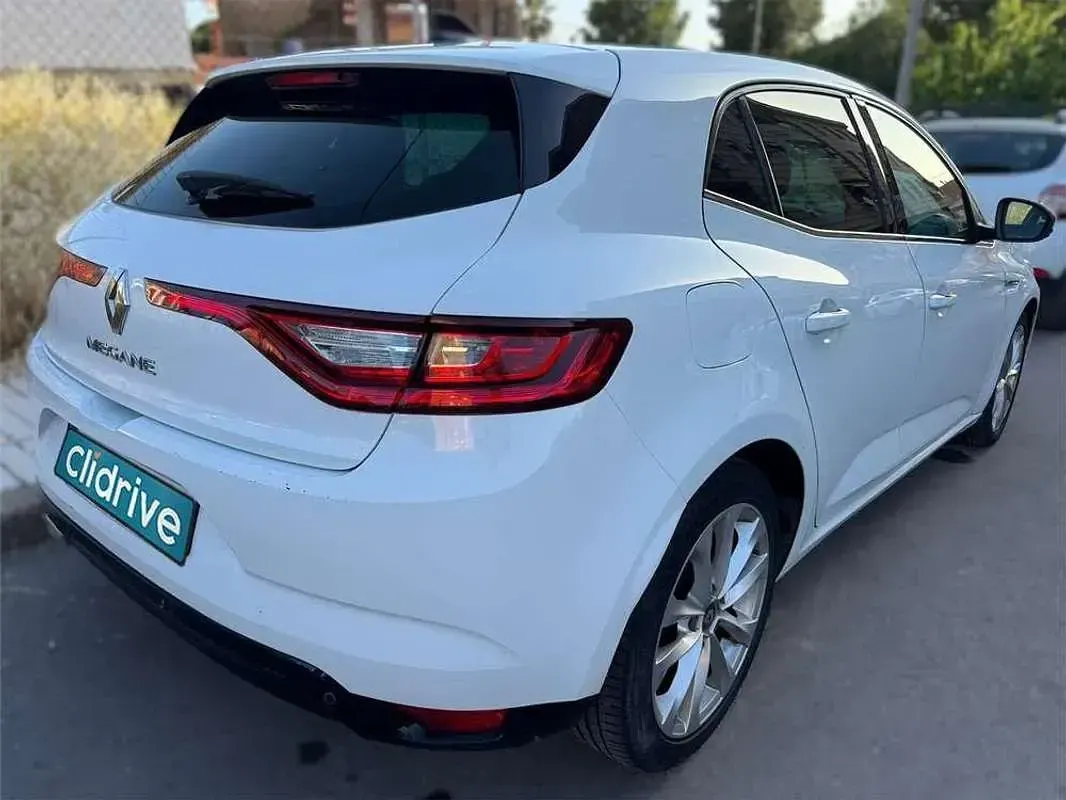 Usado Renault Mégane IV Zen 116 CV (85 kW) 2019 Blanco Berlina