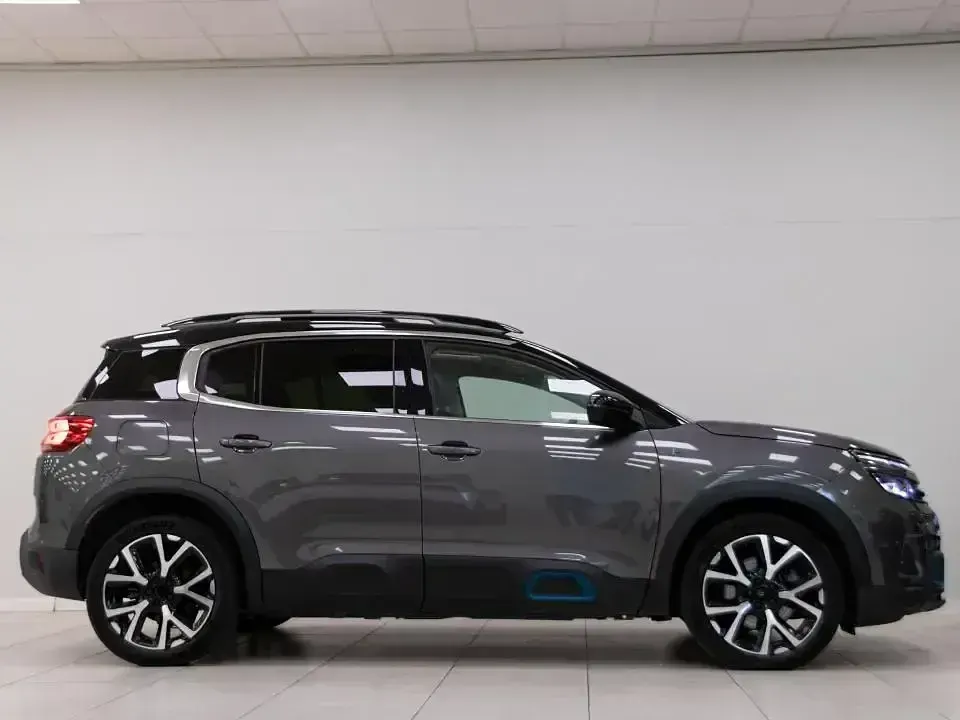 Usado Citroën C5 Aircross Shine 225 CV (165 kW) 2020 Gris SUV