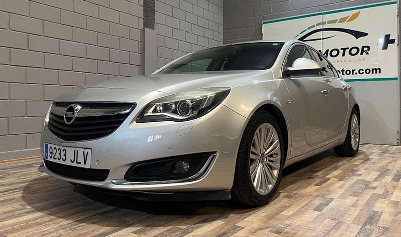 Usado Opel Insignia Selective 170 CV (125 kW) 2016 Gris Berlina