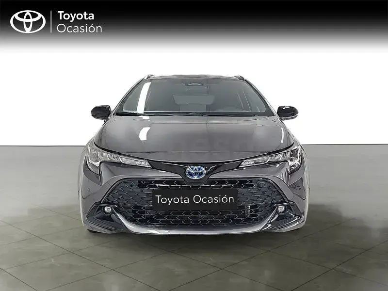 Usado Toyota Corolla Active 140 CV (102 kW) 2026 Gris / plata Familiar