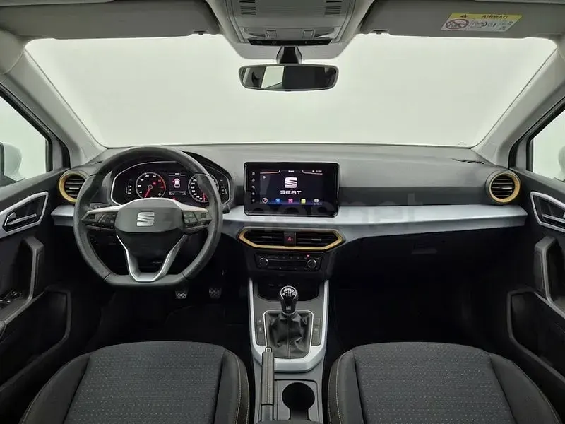Usado Seat Arona Style 110 CV (80 kW) 2021 Blanco SUV