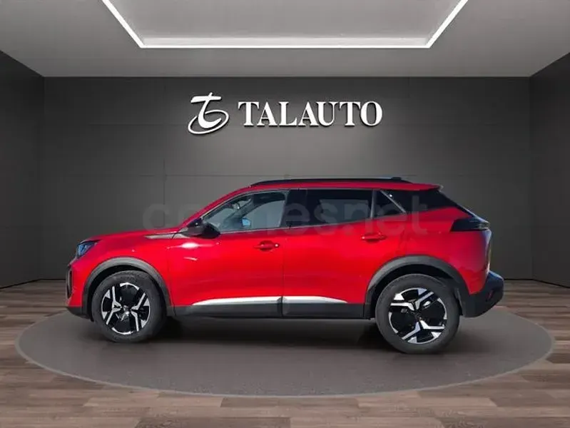 Usado Peugeot 2008 Allure 100 CV (73 kW) 2024 Rojo SUV