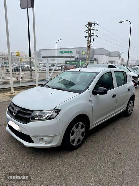 Blanco Usado 2015 Dacia Sandero Ambiance Berlina | 5800 € (Buen precio) - Imagen 1/4