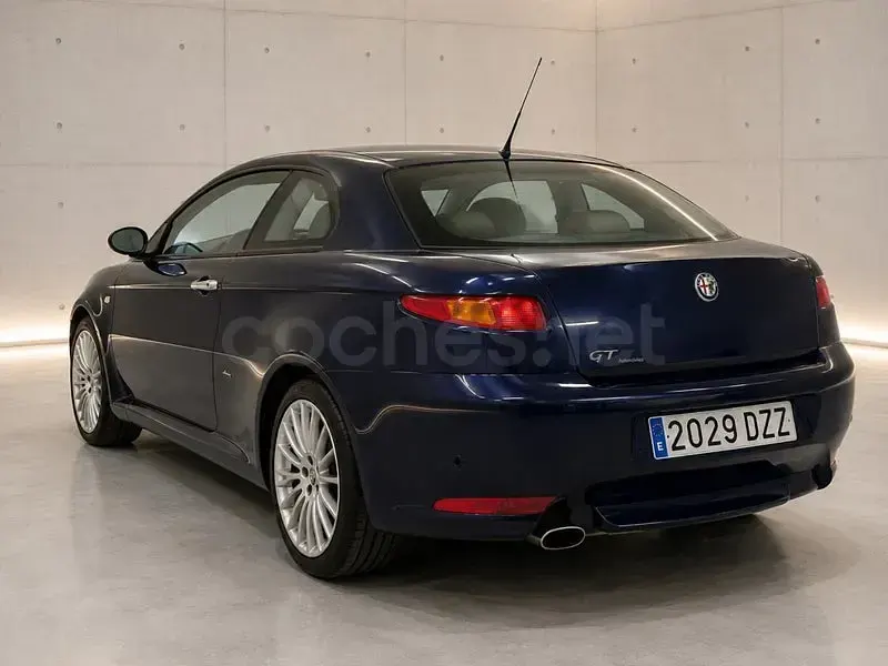 Usado Alfa Romeo GT Distinctive 150 CV (110 kW) 2006 Azul Coupe