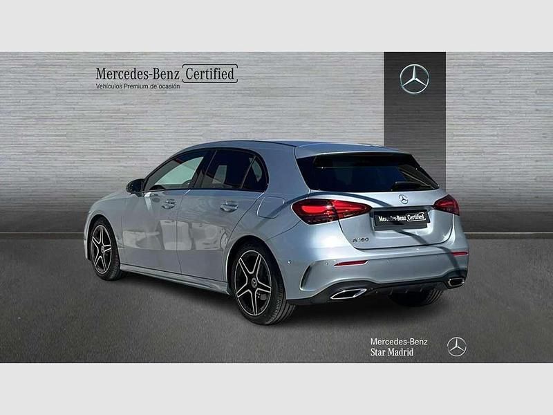Usado Mercedes A180 136 CV (100 kW) 2025 Plateado Berlina