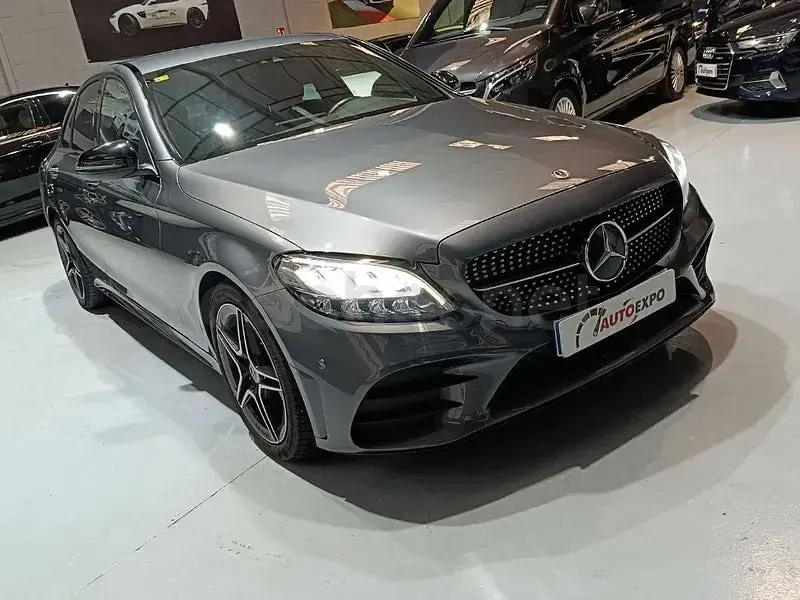 Usado Mercedes C300 245 CV (180 kW) 2020 Gris / plata Berlina