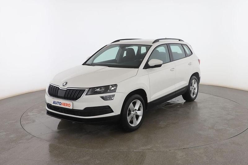 Usado Skoda Karoq Ambition 150 CV (110 kW) 2021 Blanco SUV
