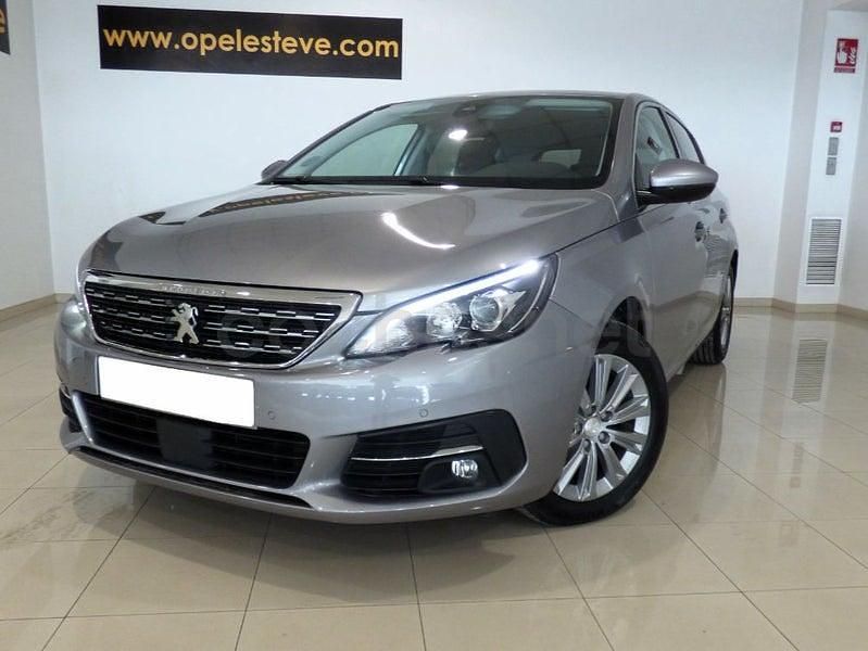 Usado Peugeot 308 Allure 130 CV (95 kW) 2021 Gris / plata Berlina