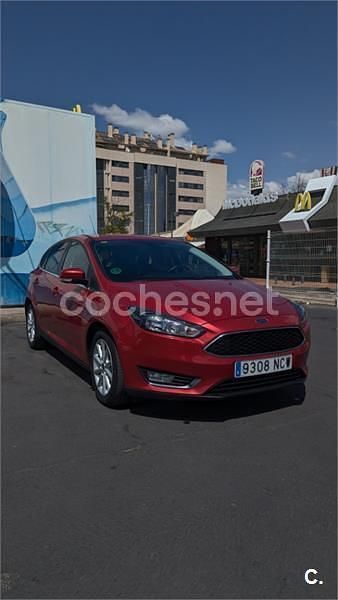 Usado Ford Focus Titanium 150 CV (110 kW) 2015 Granate Berlina