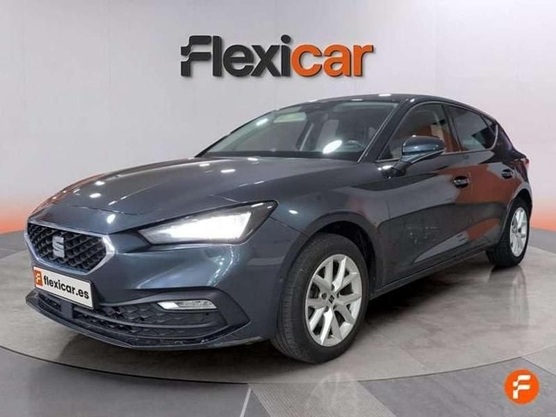 Usado Seat Leon Style 131 CV (96 kW) 2023 Azul Utilitario