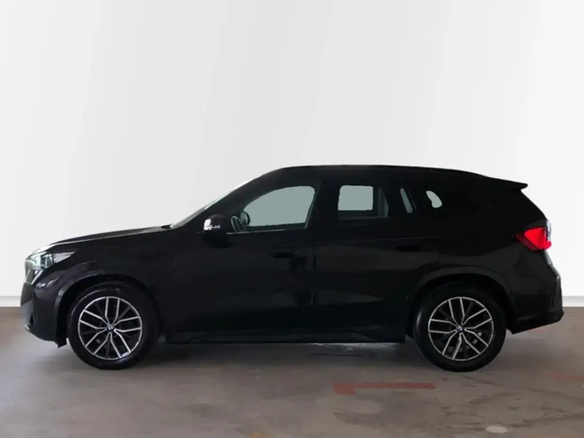 Usado BMW X1 Comfort Edition 150 CV (110 kW) 2023 Negro SUV