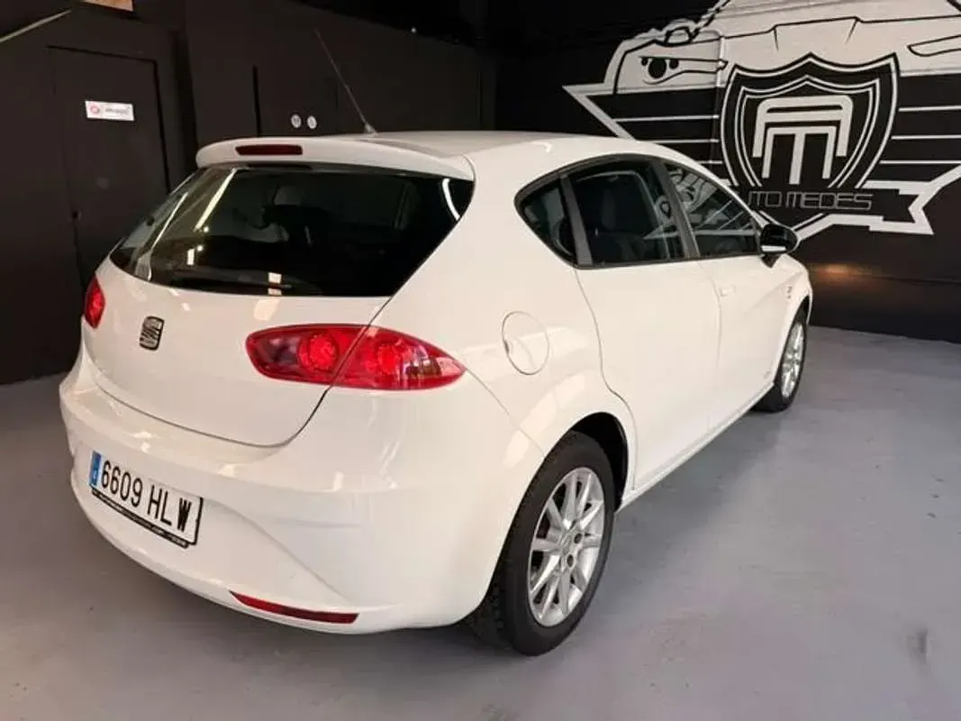 Usado Seat Leon Copa 105 CV (77 kW) 2012 Blanco Coupe