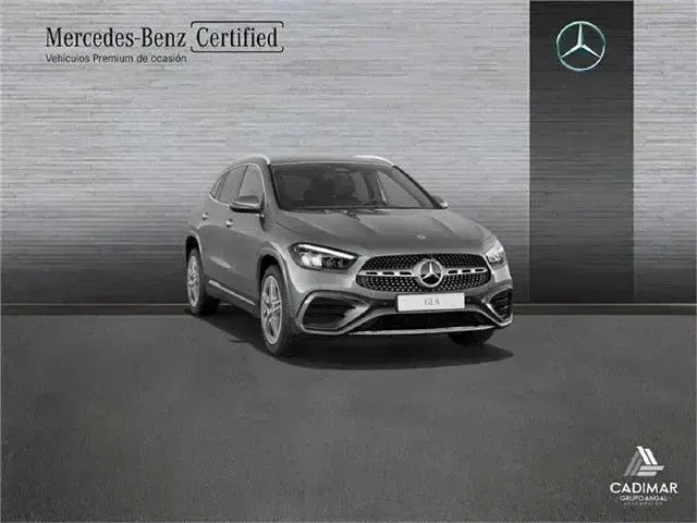 Usado Mercedes GLA220 190 CV (139 kW) 2024 Gris montaña SUV