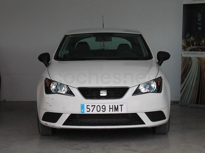 Usado Seat Ibiza Reference 75 CV (55 kW) 2012 Blanco Berlina