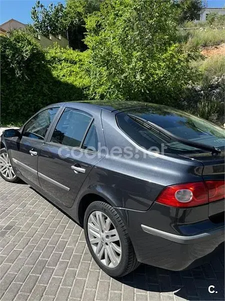 Usado Renault Laguna II Dynamique 130 CV (95 kW) 2006 Negro Berlina