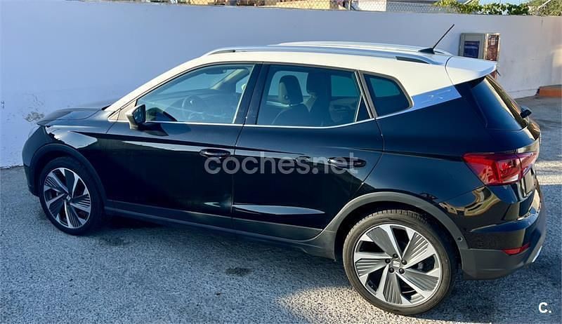 Negro Usado 2024 Seat Arona FR SUV | 21.000 € (Un poco caro) - Imagen 1/4