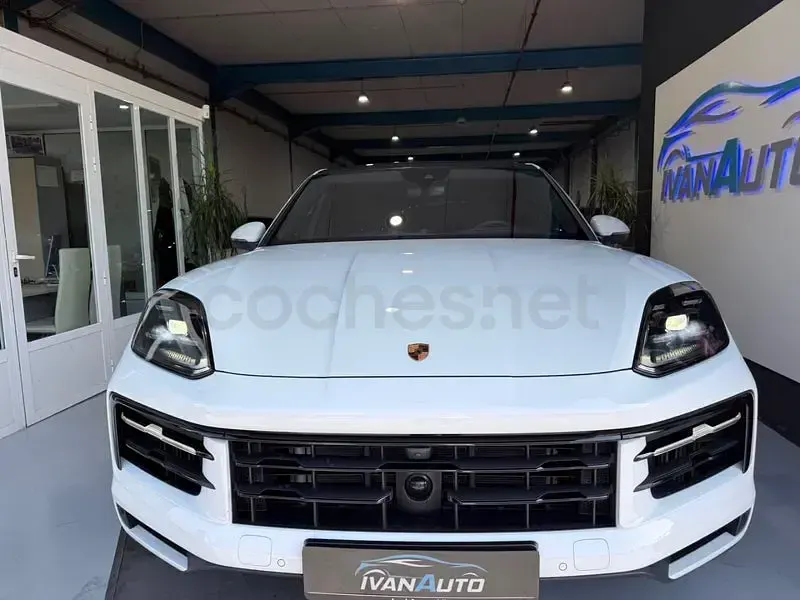 Usado Porsche Cayenne 470 CV (345 kW) 2025 Blanco SUV