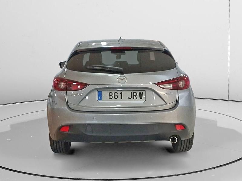 Usado Mazda 3 Luxury 105 CV (77 kW) 2016 Gris / plata Berlina
