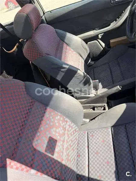 Usado Audi A3 Ambiente 110 CV (80 kW) 1999 Rojo Utilitario